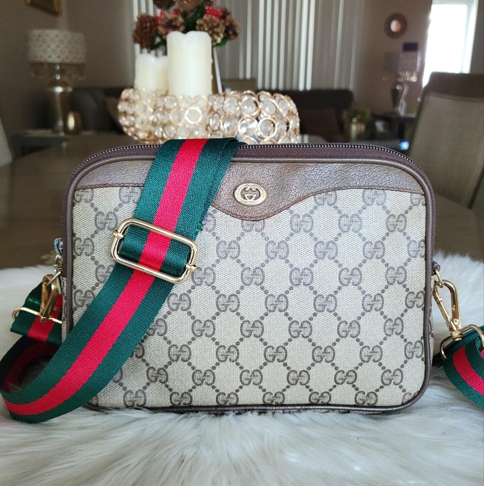 100% Authentic Gucci vintage GG canvas crossbody bag